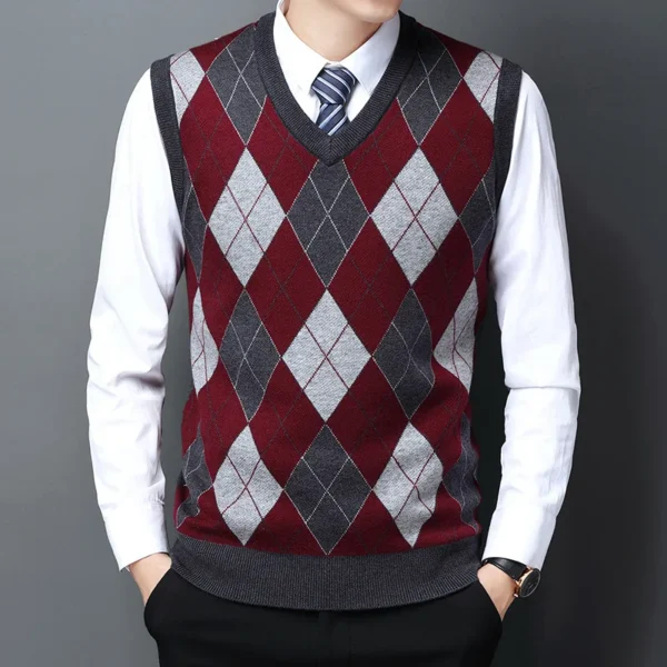 Middle-aged Men's Pullover Sweater Fashion Trend Color Diamond Plaid Sleeveless Vest in Autumn and Winter - Image 3