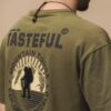 Men's vintage adventure graphic T-shirt army green