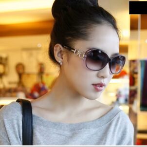Beige polarized women's sunglasses with UV400 protection